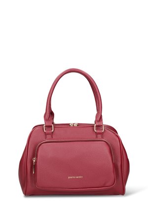 Rode leren handtas met een gestructureerd oppervlak, dubbele bovenhandvatten, een voorvak met ritssluiting, gouden metalen accenten en een gouden logo aan de voorkant.