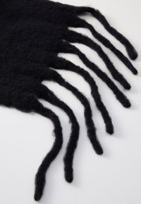 Pieces PCLULU SOLID LONG SCARF - Sjal - black