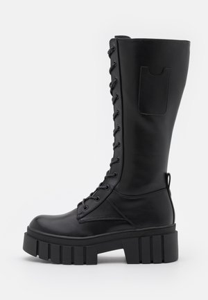 Kozaki na platformie