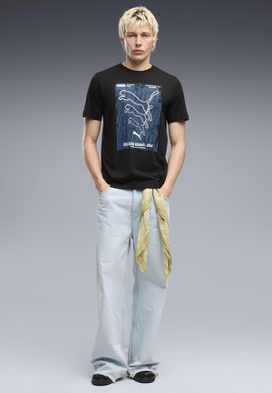 Puma, GRAPHICS BOX T-SHIRT - T-shirts print - black