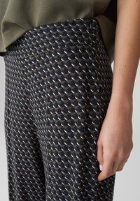 OPUS HIGH RISE CROPPED WIDE FIT - Broek - coal blue