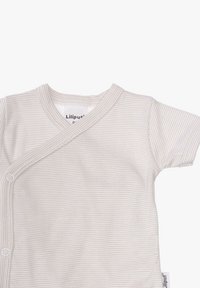 Hellgrauer Kurzarm-Body mit weißen horizontalen Streifen. Verfügt über ein Wickeldesign und Knopfverschlüsse an der Vorderseite. Weiches Baumwollmaterial.