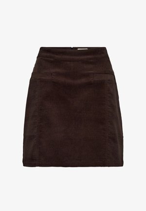 Mini falda de pana marrón con cintura ajustada, dos bolsillos frontales y un sutil patrón texturizado. Presenta un cierre de cremallera en la parte posterior.
