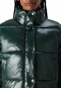 ONLY ONLSKY SHORT PUFFER - Veste d'hiver - scarab