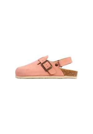 Sandale en daim rose à bout fermé, à enfiler, avec boucle latérale réglable, bride arrière, semelle intérieure en liège et semelle extérieure en caoutchouc plate.