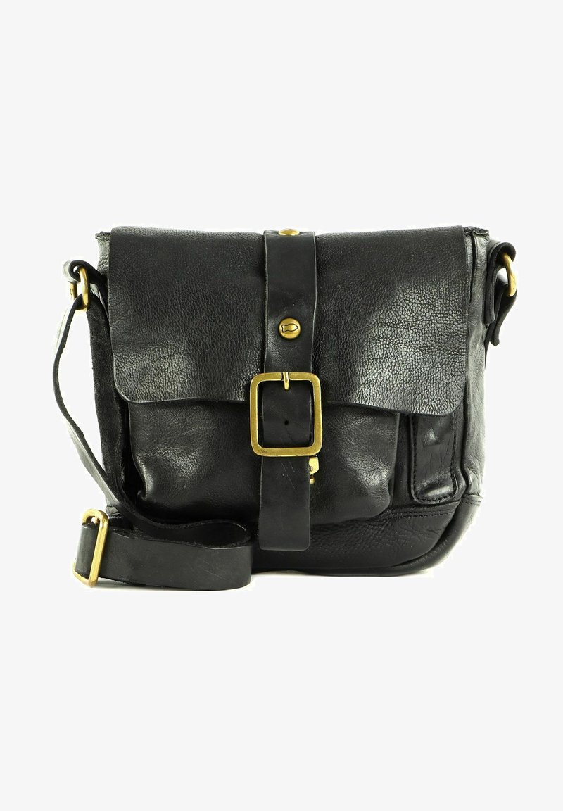 Borsa a tracolla in pelle nera con chiusura a pattina, dettagli in metallo dorato e una fibbia decorativa. Esterno testurizzato con tracolla regolabile.