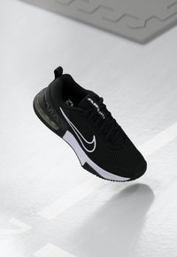 Nike Performance - AIR MAX ALPHA 6  - Training shoe - black/white Thumbnail Image 1