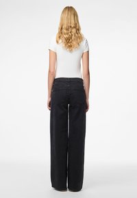 Pieces PCSELMA LW - Wide Leg - black denim