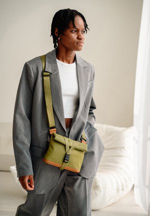 Aunts & Uncles, AUNTS & UNCLES GÜRTELTASCHE TSU UNISEX - Schoudertas - marshland