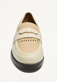 Thumbnail Image 5