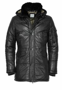 Schwarze Lederjacke mit einer warmen, gefütterten Kapuze aus Kunstfell, mehreren Taschen, einem Reißverschluss vorne und gerippten Bündchen für eine taillierte Passform.