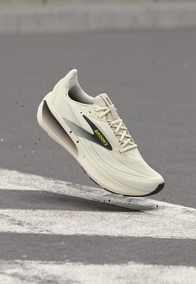 Brooks REVEL 9