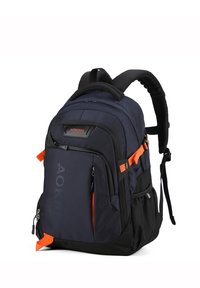 Zaino blu navy e nero con dettagli arancioni, numerosi scomparti, spallacci regolabili imbottiti, tessuto testurizzato e un logo prominente.