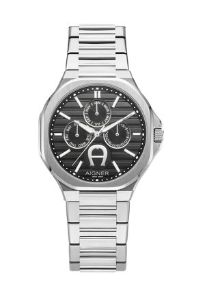 Montre en acier inoxydable argenté avec un cadran octagonal, un cadran noir texturé, des index horaires blancs et trois sous-cadrans pour les fonctions de date et de jour.