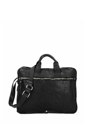 Sac à dos en cuir noir pour ordinateur portable avec doubles poignées supérieures, bandoulière détachable, poche zippée avant et finition texturée. Accents en matériel argent.