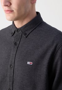 Tommy Jeans SHIRT - Shirt - black