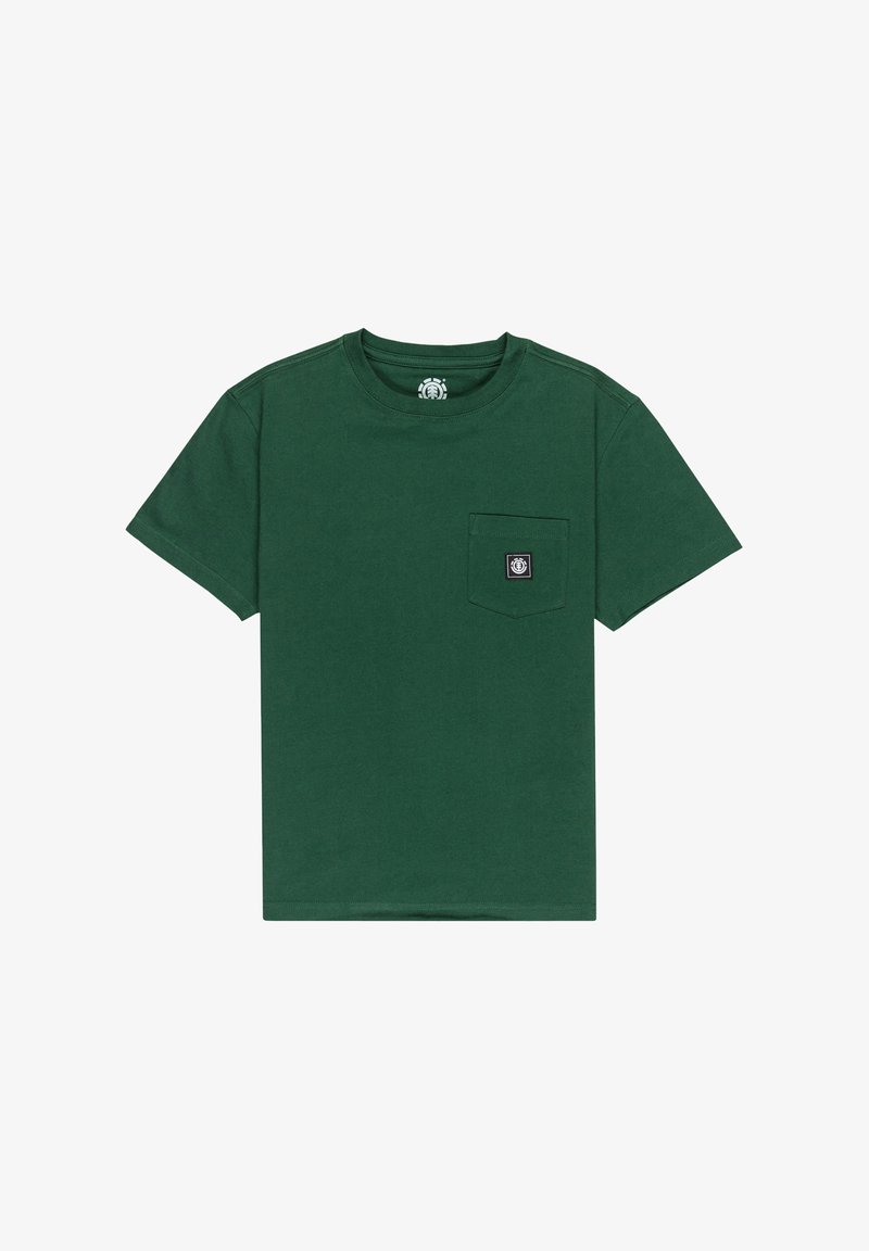 Zelené bavlněné tričko s krátkým rukávem, kulatým výstřihem a kapsičkou na levé straně hrudi s černou čtvercovou nášivkou. Měkká textura, klasický střih.