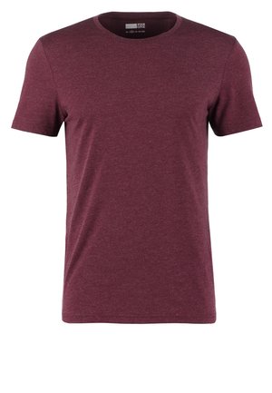 T-shirt bordeaux à col rond en tissu doux, avec des manches courtes et une texture lisse, idéal pour un usage décontracté.