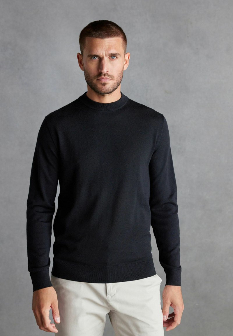 STUDIO 67 LONGSLEEVE ★ BLACK main image 1