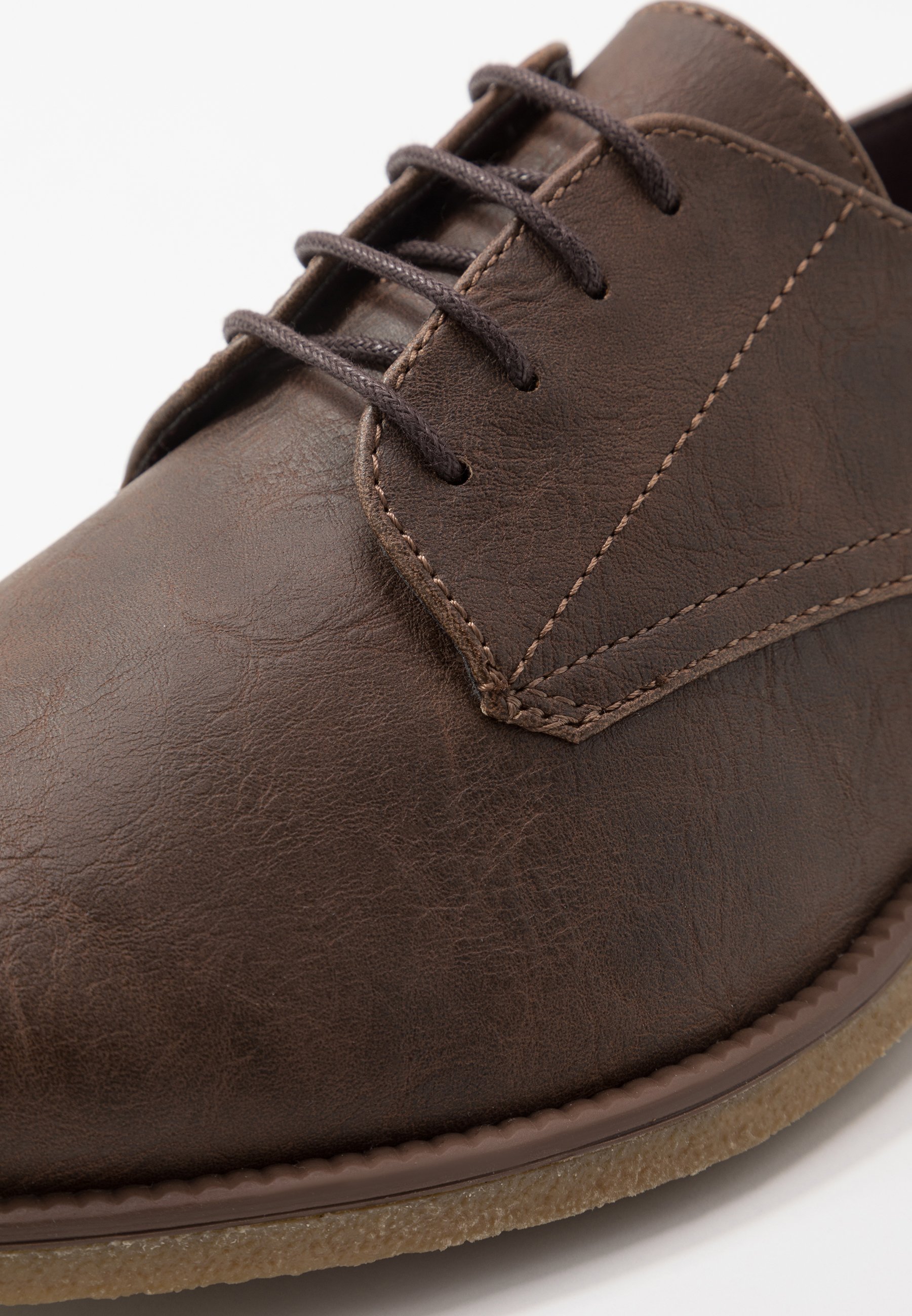 Burton Menswear London ROLAND Pensko med snøring brown Base London HAMMOND Snøresko burnished tan Zalando.no
