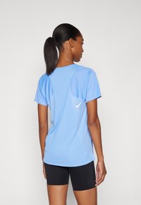 Nike Performance FAST TOP - Spordi T-särk - royal pulse/reflective silver