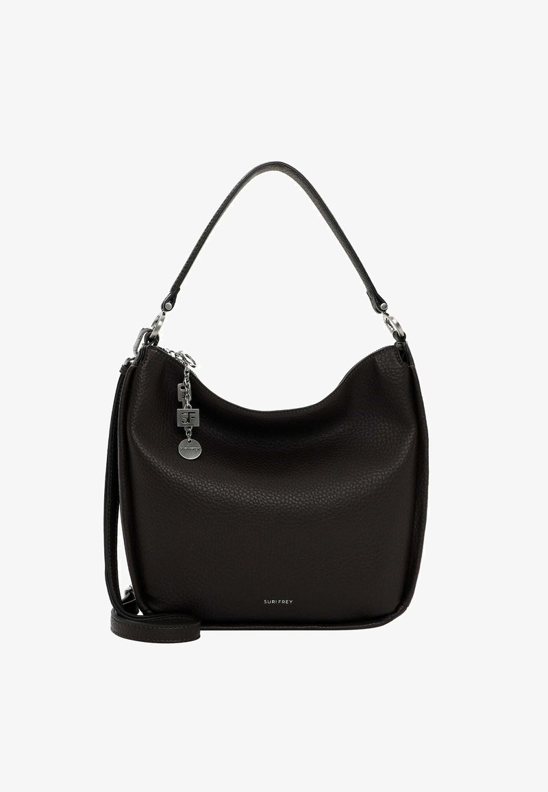 Czarna skórzana torba na ramię z teksturą pebble, zaokrąglonym kształtem, srebrnymi akcentami, regulowanym paskiem i logo marki z przodu.