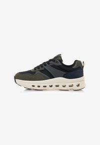 Seleccionado, black