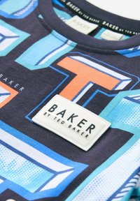 Baker by Ted Baker GRAPHIC - REGULAR FIT - Apdrukāts T-krekls - navy