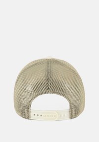 Beige Netz-Snapback-Cap von hinten betrachtet, zeigt den verstellbaren Plastikverschluss mit mehreren Größenlöchern.