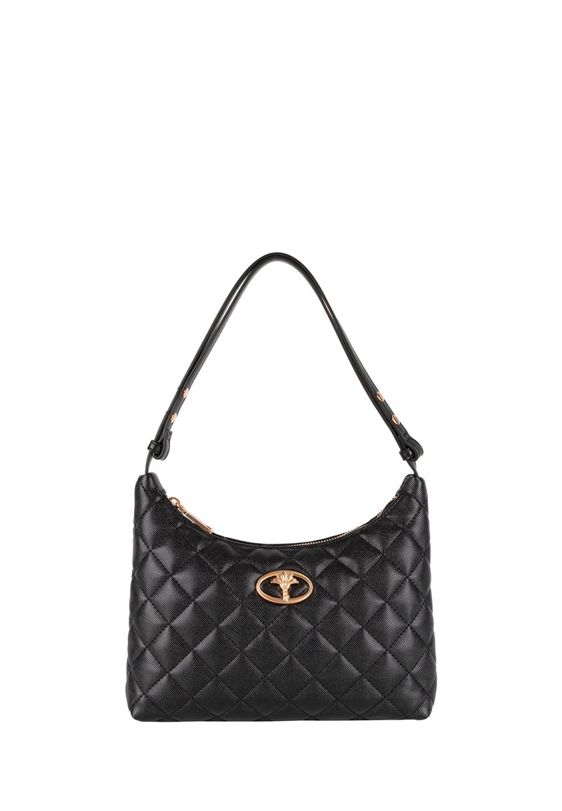 Czarna pikowana torebka ze skóry o zaokrąglonym kształcie, z odpinanym paskiem i złotym okrągłym ozdobnym elementem na przedzie.