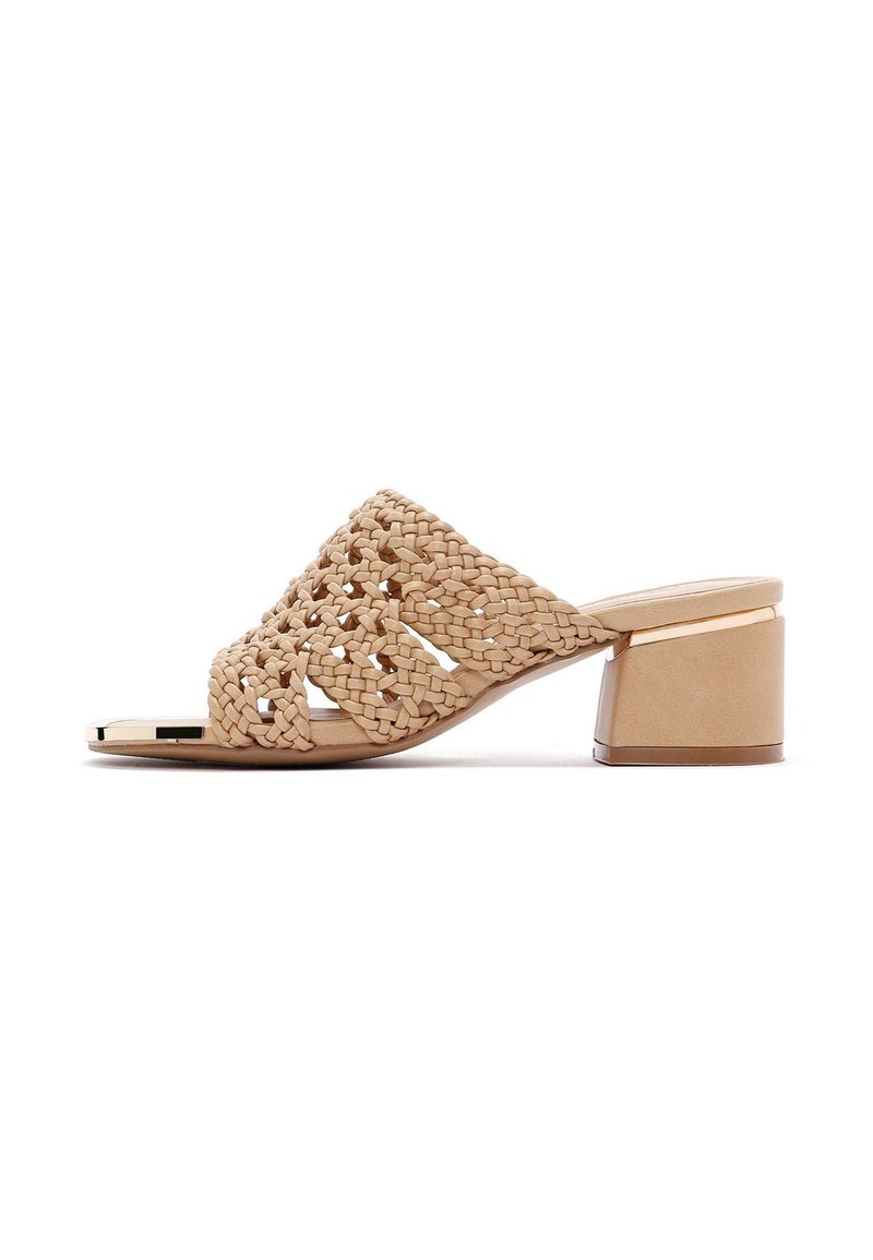 Derimod Sandali - beige