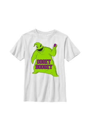 Hvid t-shirt med et grønt tegneserie-spøgelse, der holder lilla terninger, og teksten "Oogey Boogey" i fede lilla bogstaver foran.