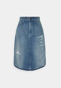 Jeanskjol i ljusblått med slitna partier, rak skärning och en något böjd nederkant. Har knappstängning och bälteshällor.