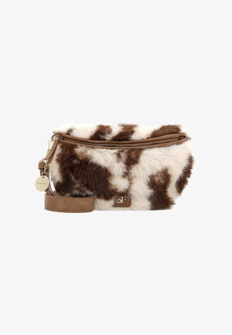 Sac crossbody en fausse fourrure blanche avec des taches brunes, dotée d'une fermeture éclair et d'une bandoulière brune amovible. Logo en accent à l'avant.