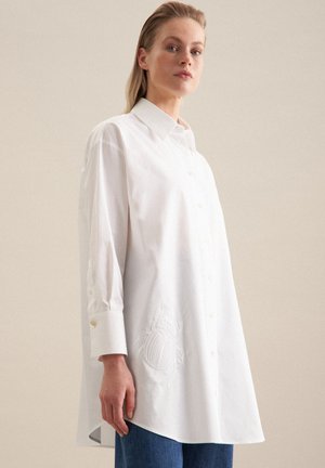 LONG SCHWARZE ROSE - Camicia - white
