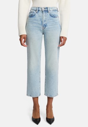Jeans azzurri a vita alta con design a gamba dritta, cinque tasche e leggero effetto sbiadito. Abbinati a tacchi neri a punta.