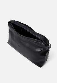 HVISK TOKEN SOFT STRUCTURE - Ručna torba - black