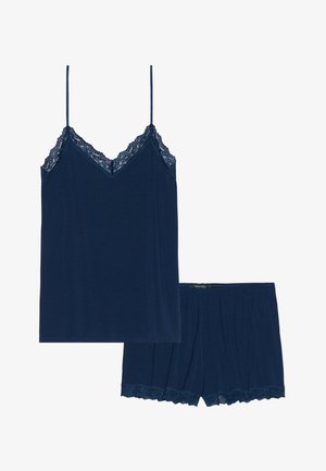 Conjunto de camisón y shorts de color azul marino hecho de tela suave. El camisón presenta un borde de encaje en el escote, mientras que los shorts tienen acentos de encaje en el dobladillo.