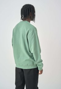 Cleptomanicx SKETCH GULL - Sweatshirt - comfrey green