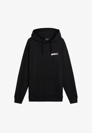 Sweatshirt com capuz preto em algodão, com bolso frontal, capuz ajustável com cordão, e logótipo gráfico colorido no peito.