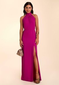 THE-ARE LARGO CON ABERTURA Y CUELLO HALTER - Robe longue - pink