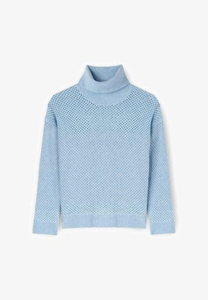 Jasnoniebieski sweter z golfem, charakteryzujący się teksturowanym, otwartym splotem, ribbowanym wykończeniem oraz oversize'owym krojem z nieco opuszczonymi ramionami.