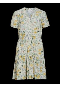 Robe fleurie en tissu léger avec un col en V, des manches courtes et des boutons. Présente un motif de fleurs jaunes et bleues, avec une jupe froncée.