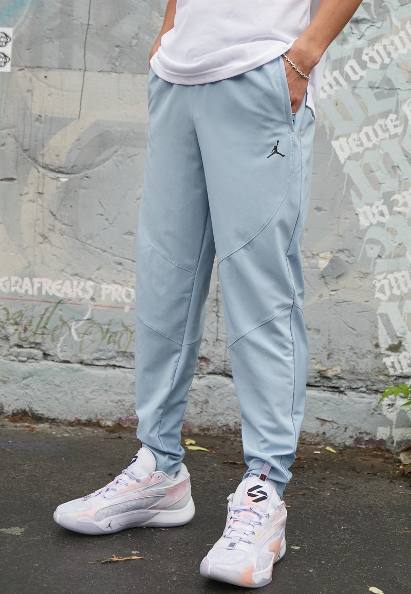 Jordan - SPORT WOVEN PANT - Teplákové kalhoty - blue grey/black, Zvětšit