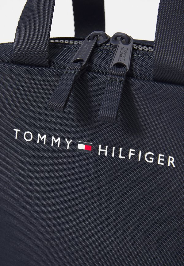 ESSENTIAL LUNCH BAG UNISEX – Handtasche