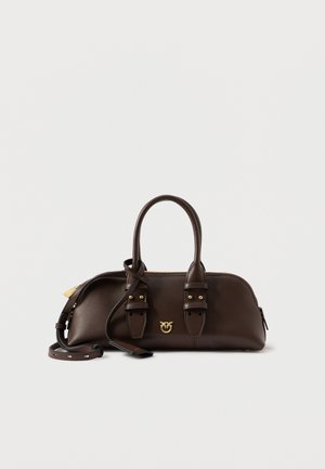 Pinko BOWLING BAG BAGUETTE - Τσάντα χειρός - rosso mogano/antique gold-coloured