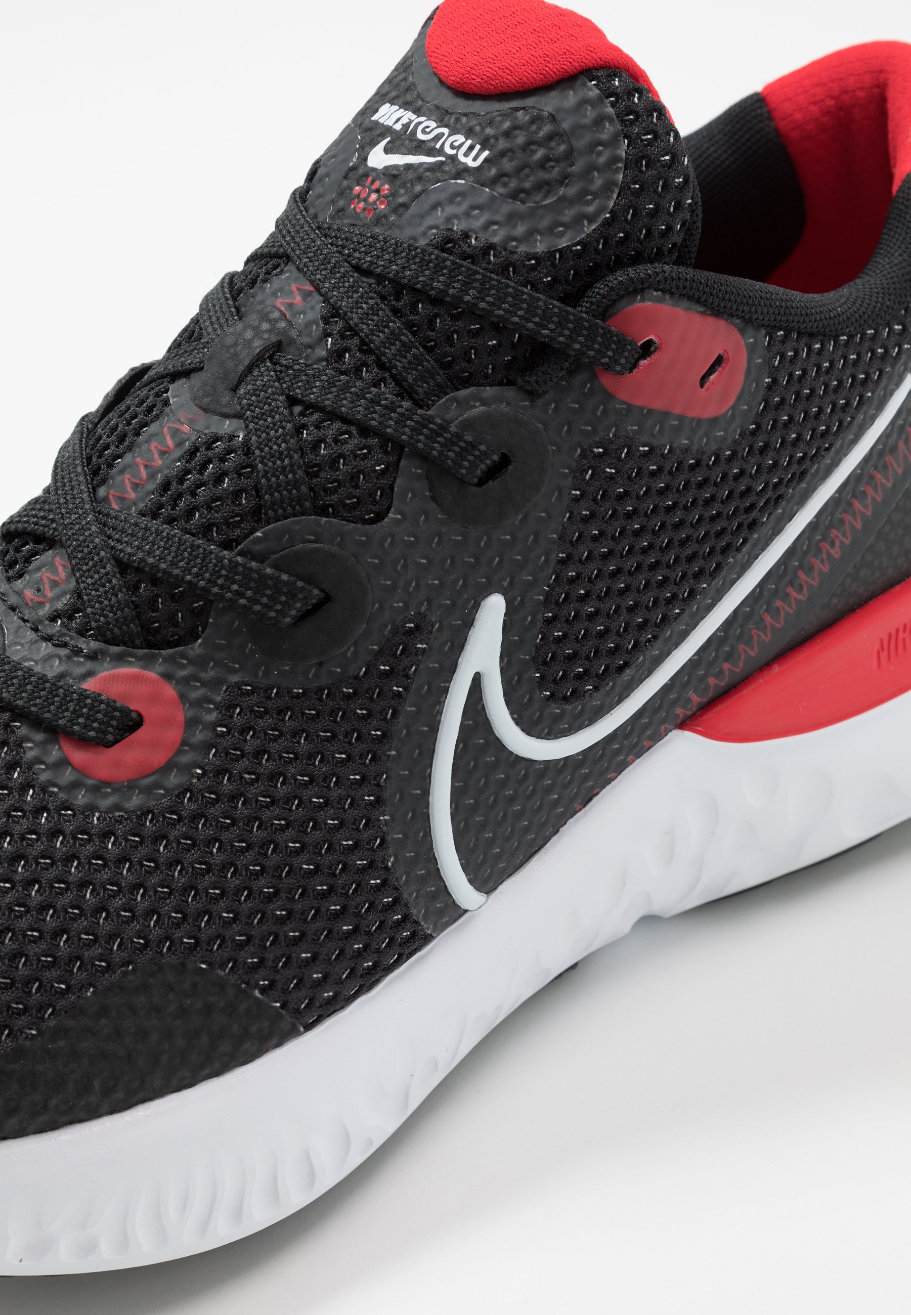 Nike Performance RENEW RUN - Neutralios 