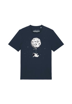T-shirt bleu marine avec un graphisme d'un petit astronaute tenant une ficelle attachée à un ballon en forme de lune flottant parmi les étoiles.