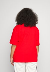 adidas Originals TEE - Paprasti marškinėliai - vivid red