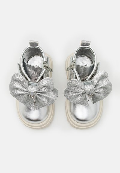 Monnalisa ANFIBIO CON FIOCCO - Snørestøvletter - argento